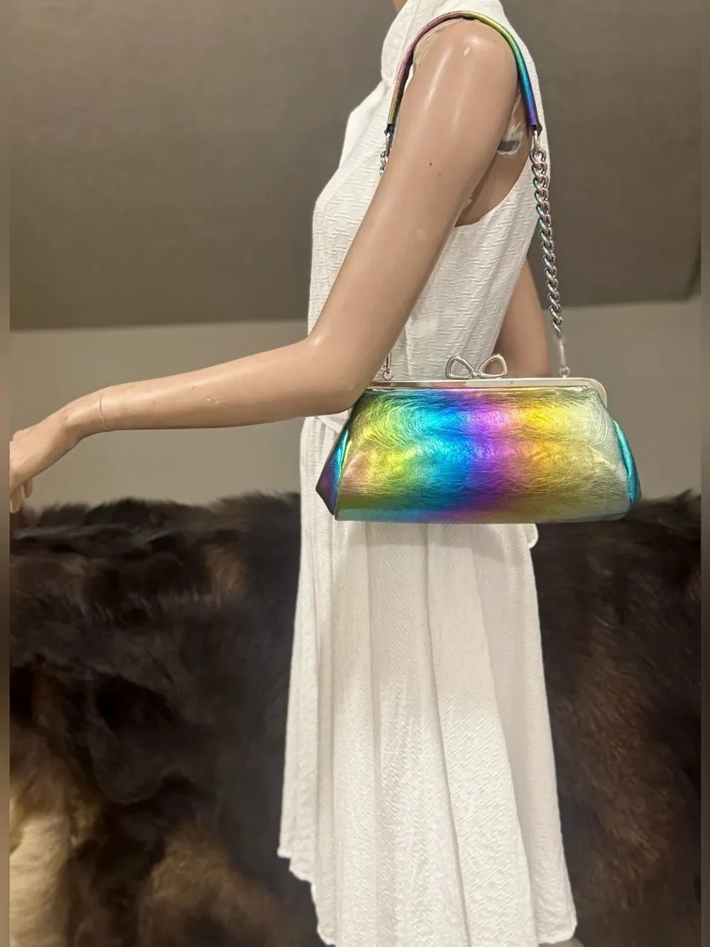Metallic Iridescent Leather Handmade Bow Shaped Kisslock Frame Baguette Bag